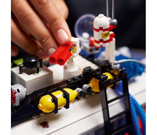 LEGO Icons 10274 ECTO-1 Pogromców duchów - 1012673 - zdjęcie 4